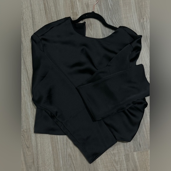 H&M satin blouse - Picture 2 of 2